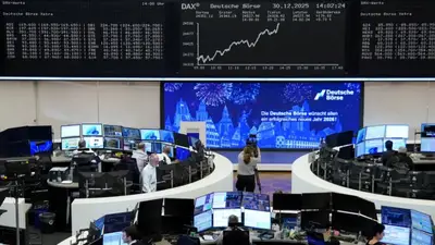 Las bolsas europeas suben y las de defensa lideran tras la crisis en Venezuela Las bolsas europeas suben y las de defensa lideran tras la crisis en Venezuela