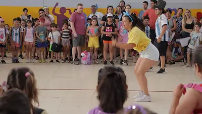 Más de 220 mil niñas, niños y adolescentes disfrutan de una nueva edición de Escuelas Abiertas en Verano en PBA Más de 220 mil niñas, niños y adolescentes disfrutan de una nueva edición de Escuelas Abiertas en Verano en PBA