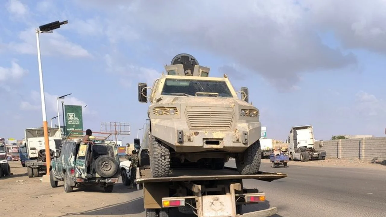 El líder de los separatistas de Yemen huye y evita las conversaciones en Riad para abordar la crisis