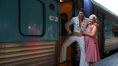 Un tren temático de Elvis Presley parte hacia un festival tributo en Australia Un tren temático de Elvis Presley parte hacia un festival tributo en Australia