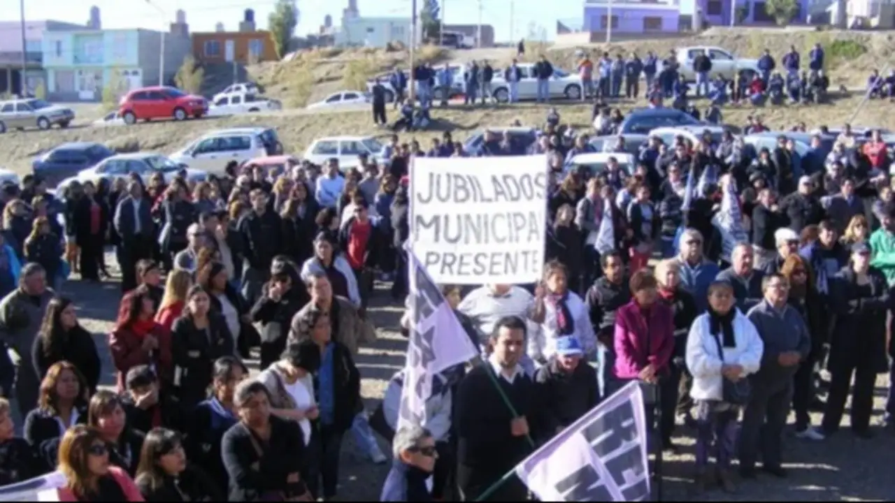 Municipales de Santa Cruz empiezan el año con un paro por 72 horas: presionan a Vidal por recomposición salarial