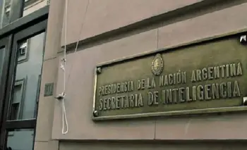 "Riesgo sobre la libertad": presentan otro amparo contra el DNU de la SIDE | Side