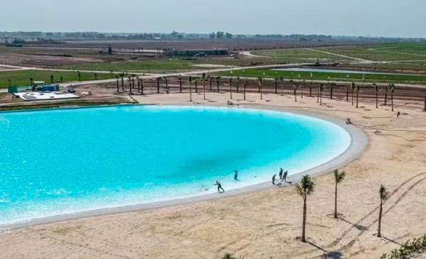 Messi Visits Vida Lagon: Luxury 'Mini Caribe' in Funes - estilo de vida news from El Destape