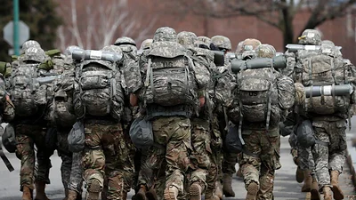 Trump pide un presupuesto militar de 1,5 billones de dólares en 2027, frente a los 901.000 millones de 2026 Trump pide un presupuesto militar de 1,5 billones de dólares en 2027, frente a los 901.000 millones de 2026