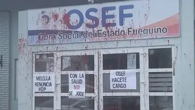 Falleció un paciente en Río Grande que esperaba una medicación de la OSEF: crecen las denuncias por la crisis de la obra social Falleció un paciente en Río Grande que esperaba una medicación de la OSEF: crecen las denuncias por la crisis de la obra social
