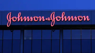 J&J llega a un acuerdo con EEUU para reducir precios de medicamentos y obtener exenciones arancelarias J&J llega a un acuerdo con EEUU para reducir precios de medicamentos y obtener exenciones arancelarias