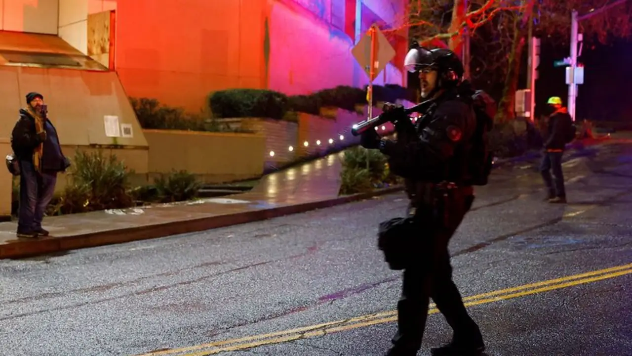 Un agente fronterizo estadounidense dispara y hiere a dos personas en Portland
