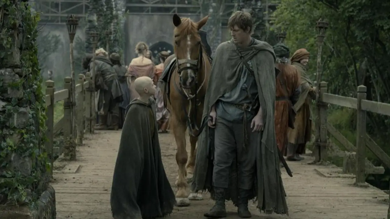 Actores de serie de HBO Max en un puente en época medieval