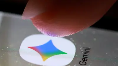 Apple y Alphabet firman un acuerdo para una renovación de Siri usando Gemini Apple y Alphabet firman un acuerdo para una renovación de Siri usando Gemini