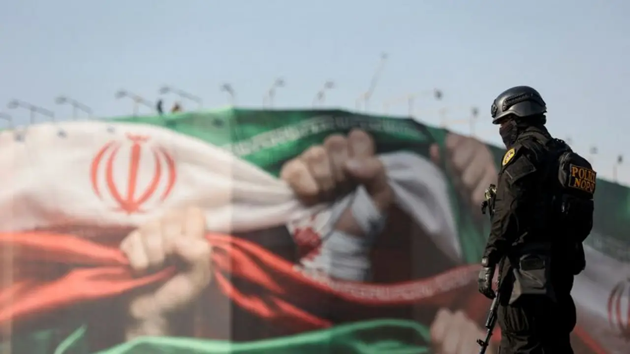 Por qué el régimen clerical iraní sigue en pie mientras arrecian las protestas