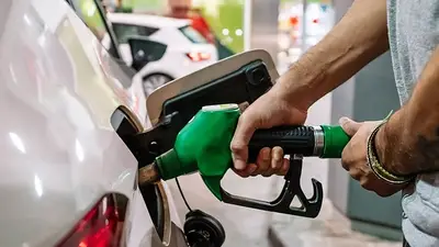 Menos litros y más crisis: la venta de combustibles en Corrientes cayó 7,1% interanual en noviembre Menos litros y más crisis: la venta de combustibles en Corrientes cayó 7,1% interanual en noviembre