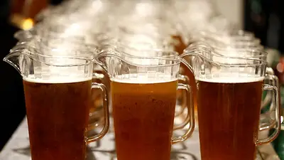 La OMS dice que bajos impuestos hacen más asequibles las bebidas azucaradas y el alcohol La OMS dice que bajos impuestos hacen más asequibles las bebidas azucaradas y el alcohol