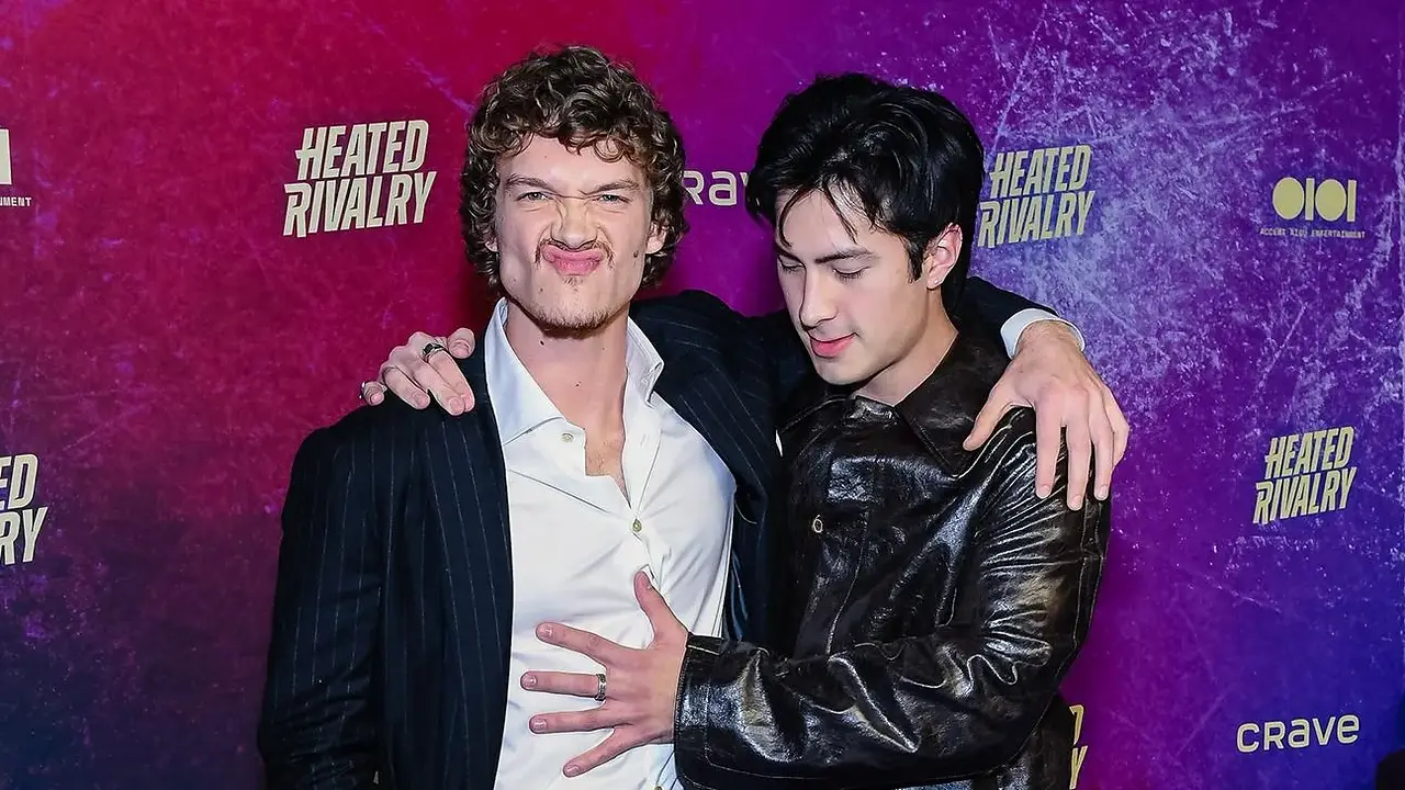  Connor Storrie y Hudson Williams