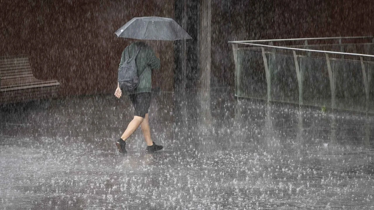 Activan una alerta naranja por lluvias y tormentas en el AMBA: qué se espera para los próximos días