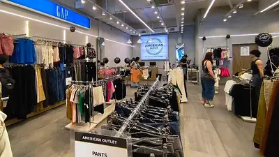 Lo llaman el outlet más barato de Buenos Aires y abrió desde febrero: las más de 40 marcas que hay Lo llaman el outlet más barato de Buenos Aires y abrió desde febrero: las más de 40 marcas que hay