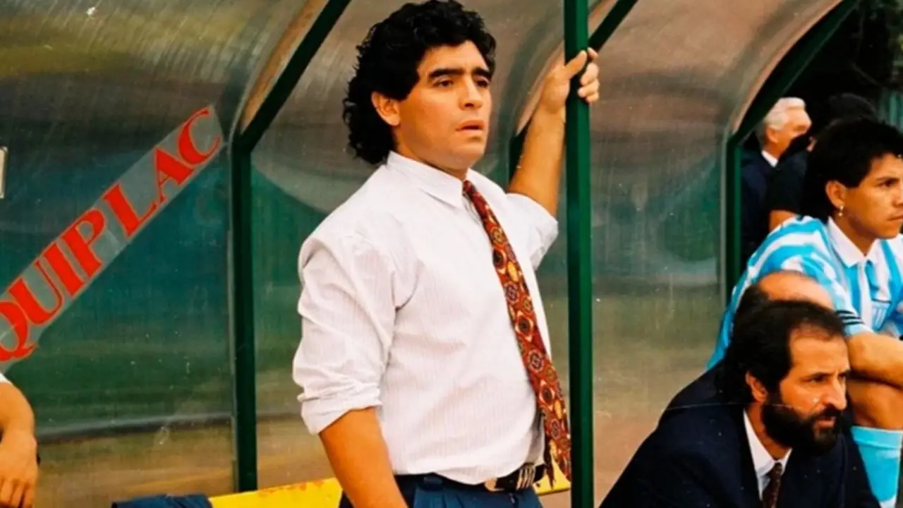 Diego Maradona debutó como DT de Racing el 14 de enero de 1995.
