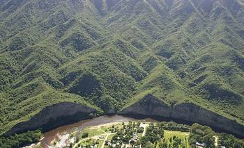 Cómo llegar al portal de Punilla, el paraíso cordobés bañado por el río Cosquín | Escapadas
