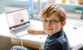 Crecer con ChatGPT: más de la mitad de los chicos argentinos usan IA | Inteligencia artificial