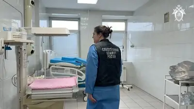 Rusia detiene a los principales médicos de un hospital siberiano tras la muerte de nueve bebés Rusia detiene a los principales médicos de un hospital siberiano tras la muerte de nueve bebés
