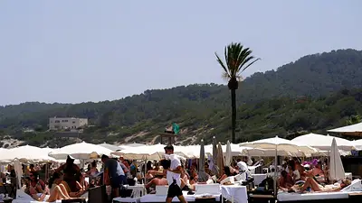 El alquiler vacacional en Ibiza se desploma mientras España lucha contra el turismo excesivo El alquiler vacacional en Ibiza se desploma mientras España lucha contra el turismo excesivo