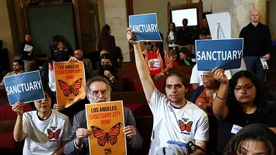 Trump dice que recortará financiación a estados por "ciudades santuario" Trump dice que recortará financiación a estados por "ciudades santuario"