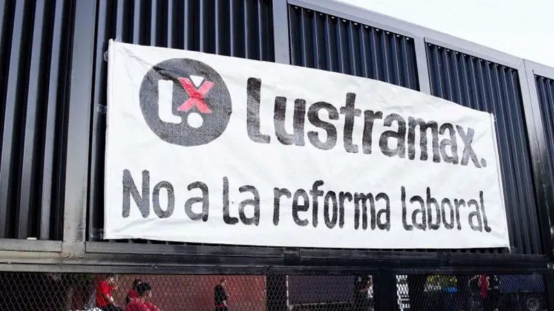 Lustramax, Despidos.