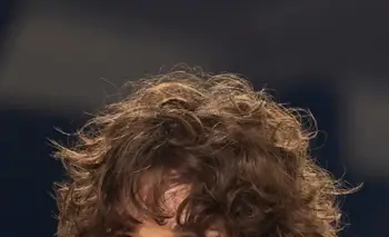 Chau rizos simples: Los 7 cortes de pelo curly tendencia en 2026 | Moda