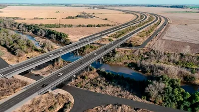 Finalizan una de las obras más esperadas por los argentinos: antes la llamaban "la ruta de la muerte", pero ahora tendrá muchos carriles Finalizan una de las obras más esperadas por los argentinos: antes la llamaban "la ruta de la muerte", pero ahora tendrá muchos carriles