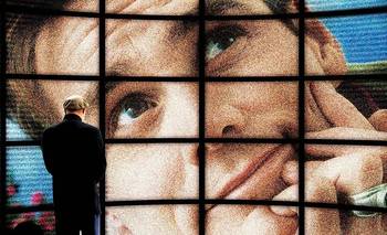 "Truman Show Scam": revelan una nueva estafa financiera con IA | Estafas