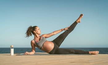 Yoga prenatal: la clave para un embarazo sin dolor lumbar | Embarazadas
