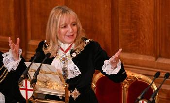 Reino Unido se "alejó" de la normativa de la UE, dice embajadora del distrito financiero | City