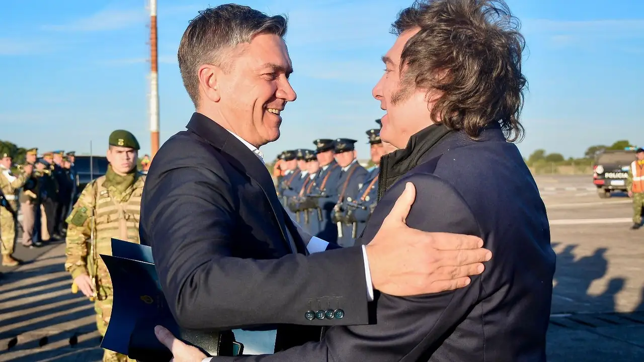 Cada vez más alineado a Milei: Zdero impulsa una reforma constitucional que dejaría en jaque al Chaco