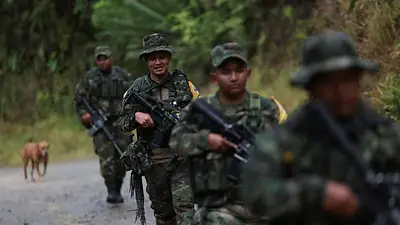 Combates entre grupos rebeldes rivales dejan 27 muertos en Colombia Combates entre grupos rebeldes rivales dejan 27 muertos en Colombia
