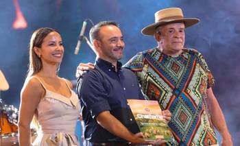 Más de 300 evacuados y Valdés de festejo: cargan contra el gobernador en plena crisis | Emergencia hídrica