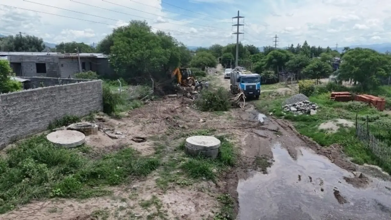 La red cloacal de Catamarca al límite: conexiones irregulares y basura saturan el sistema