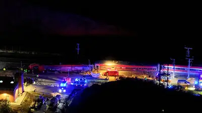 Aumentan a 39 los muertos por la colisión de dos trenes en España, según RTVE Aumentan a 39 los muertos por la colisión de dos trenes en España, según RTVE