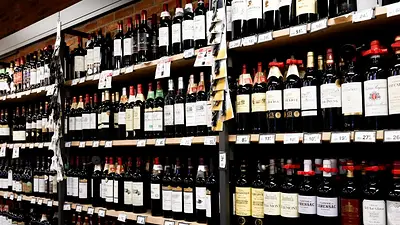Trump amenaza con aranceles a los vinos para que Macron se una a la Junta de la Paz Trump amenaza con aranceles a los vinos para que Macron se una a la Junta de la Paz