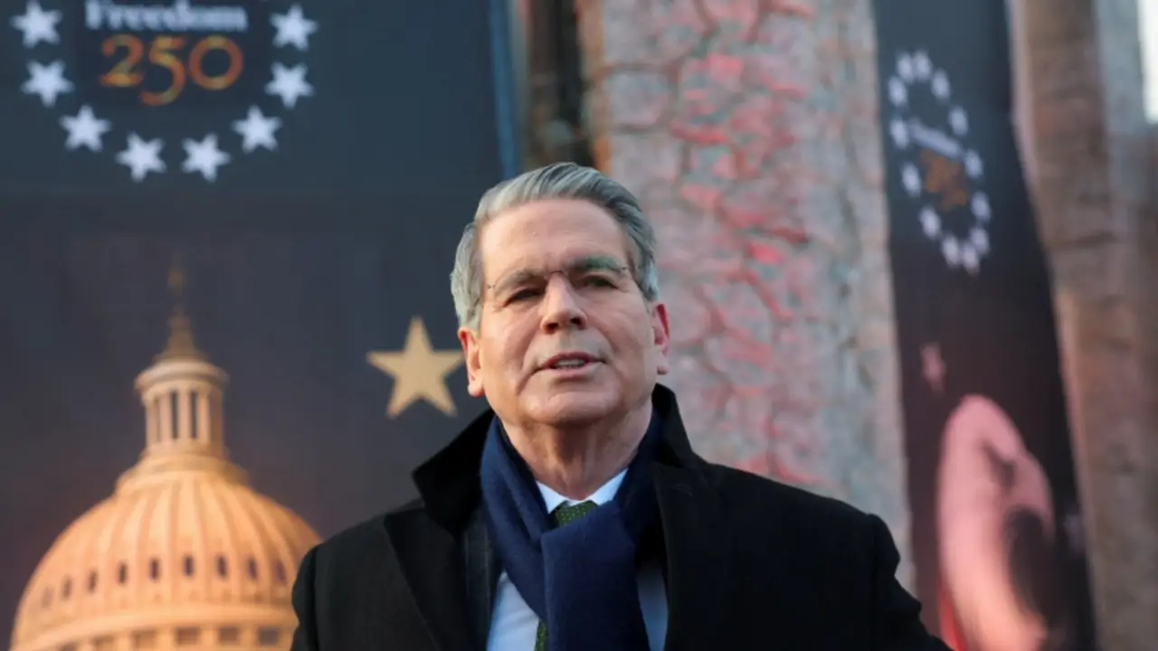 El secretario del Tesoro de EEUU resta importancia a la "histeria" sobre Groenlandia