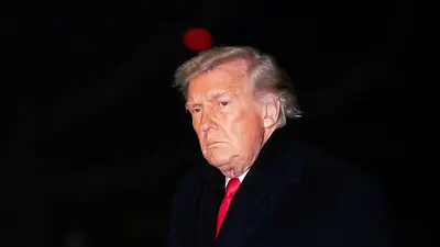 Trump publica mensajes y montajes con IA y promete "no dar marcha atrás" en Groenlandia Trump publica mensajes y montajes con IA y promete "no dar marcha atrás" en Groenlandia