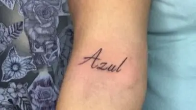 Tatuaje de nombre Azul. Tatuaje de nombre Azul.