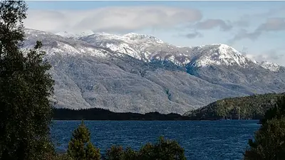 Es el lago más cristalino de Sudamérica y está en Argentina Es el lago más cristalino de Sudamérica y está en Argentina