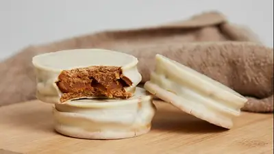alfajor blanco. alfajor blanco.