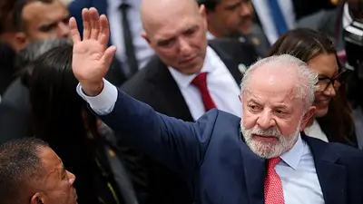 Lula lidera carrera electoral en Brasil mientras senador Bolsonaro gana terreno, muestra sondeo Lula lidera carrera electoral en Brasil mientras senador Bolsonaro gana terreno, muestra sondeo