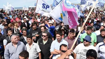 El sindicato petrolero de Santa Cruz decretó el estado de alerta y movilización: "Falta de voluntad" El sindicato petrolero de Santa Cruz decretó el estado de alerta y movilización: "Falta de voluntad"