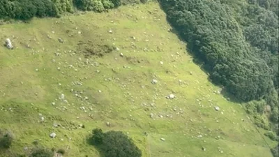 Buscan entre los escombros a supervivientes de un corrimiento de tierra en Nueva Zelanda Buscan entre los escombros a supervivientes de un corrimiento de tierra en Nueva Zelanda