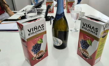 La Rioja selló un acuerdo para comercializar el vino oficial de la Chaya 2026 | Festival de la chaya