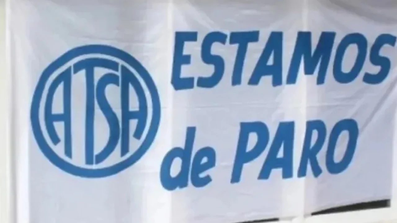 Trabajadores de Salud decretaron un nuevo paro y denunciaron persecución laboral de Vidal: "Su deber"