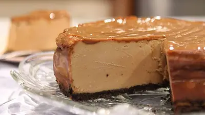 Cómo es la receta de la cheesecake de dulce de leche. Cómo es la receta de la cheesecake de dulce de leche.