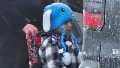 Agentes del ICE detuvieron a un niño de cinco años en Minnesota Agentes del ICE detuvieron a un niño de cinco años en Minnesota