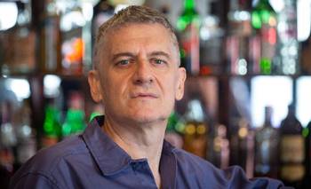 Alejandro Viola: "Los Amados debutamos en Cemento y pensaban que éramos Pipo Cipolatti" | Teatro